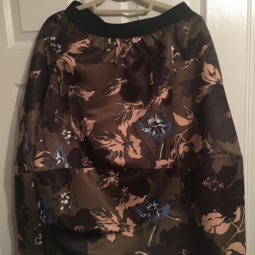 NEW NO-NÀ Skirts Cactus color Size L